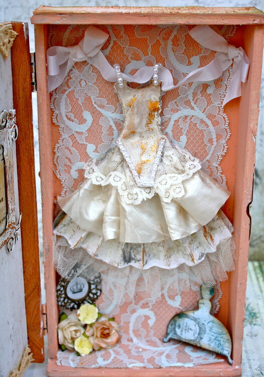 FabScraps Marie Antoinette Dresser - Inside