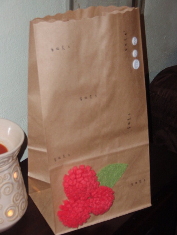 Gift bags, red flowers