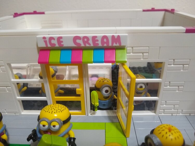 Minions at the Ice Cream