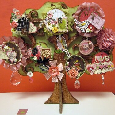 Kaiser Craft &amp; Kissing Booth Valentine&#039;s Tree