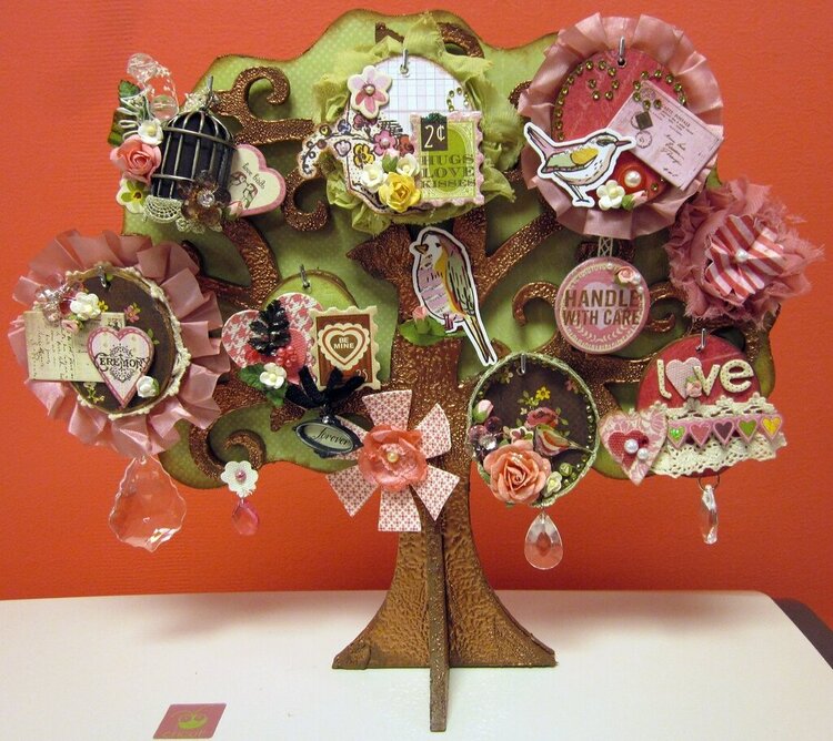 Kaiser Craft &amp; Kissing Booth Valentine&#039;s Tree