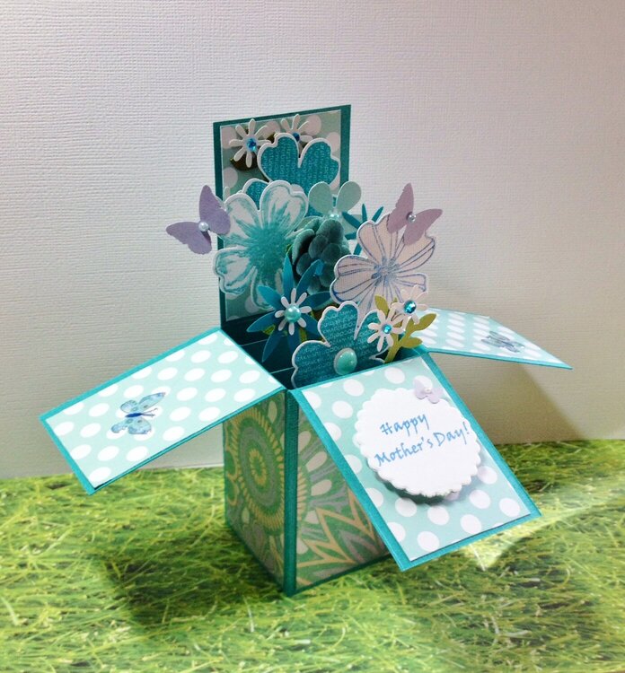 Mother&#039;s Day card in a box