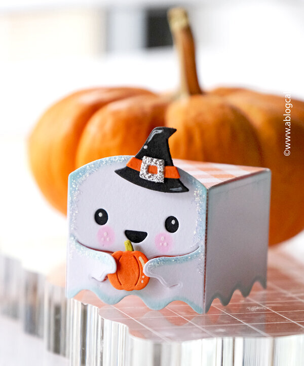 Tiny Treat Boxes for Halloween!
