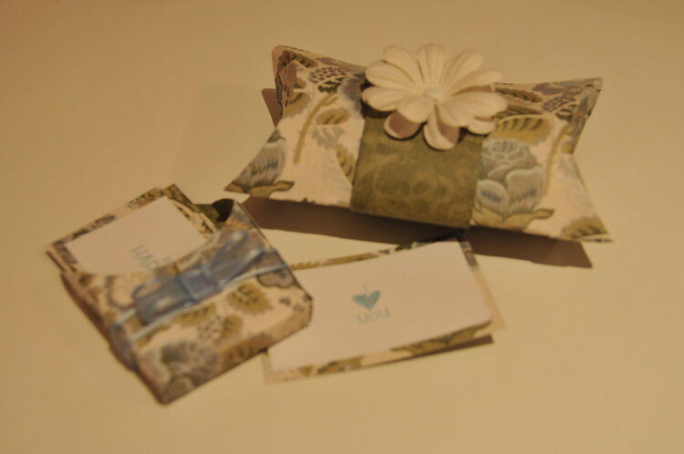 Pillow Box and note card holder
