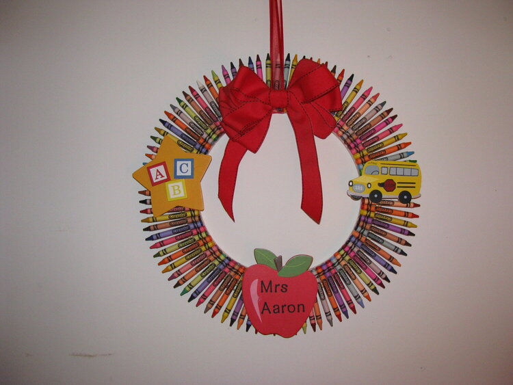 Crayon wreath for teacher