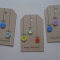 Kraft tags for Christmas - who doesn't love buttons?