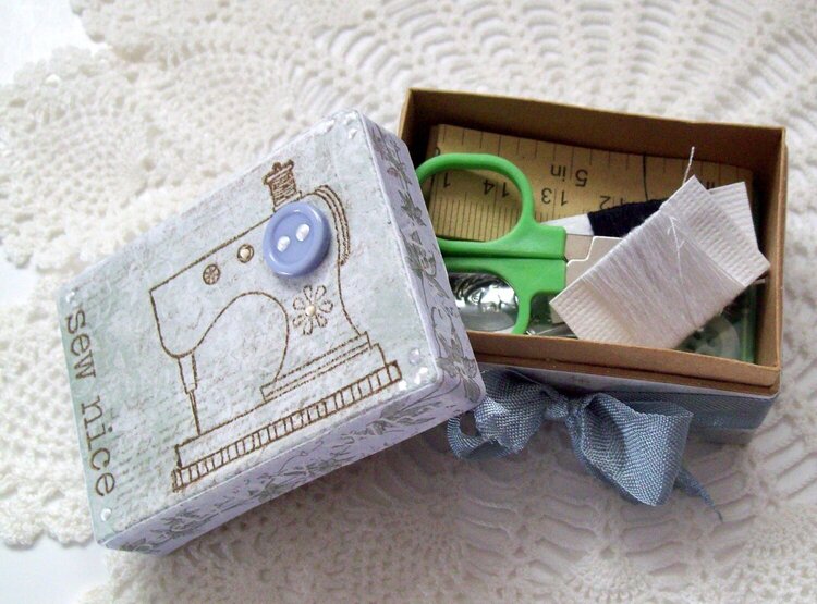 Inside &amp; top of mini sewing box~