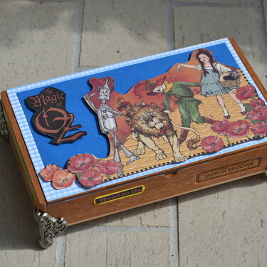 Outside Wizard of Oz Pop Up Box