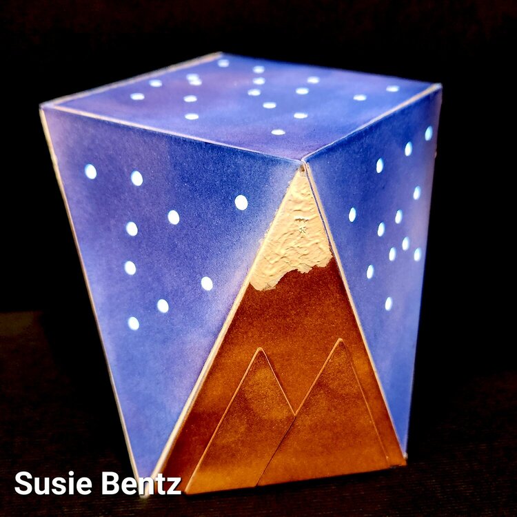 Night Light with Geometric Box