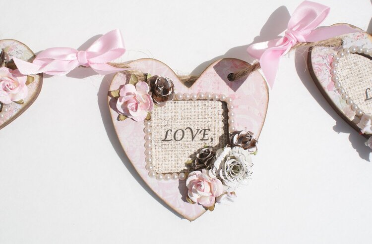 Shabby Chic Wood Heart Banner