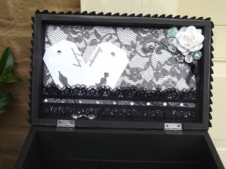 &quot;Breakfast at Tiffany&#039;s&quot; Altered Box (inside)