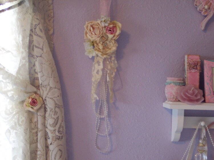 Shabby Chic**Roses &amp; Pearls Wall Decor