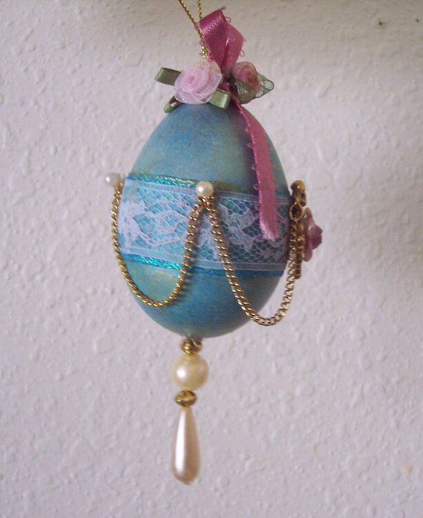 Victorian Chic**Blown Egg Ornament*Side View