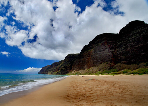 Polihale beach view of the Napali Coast in Kauai