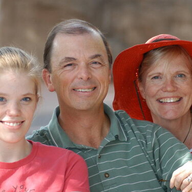 My sister, Emmy, my mom, and my dad at the Phoenix Zoo