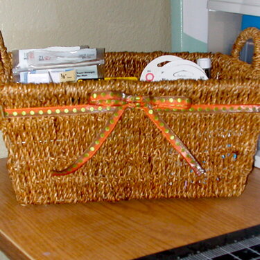 Adhesive basket (side)