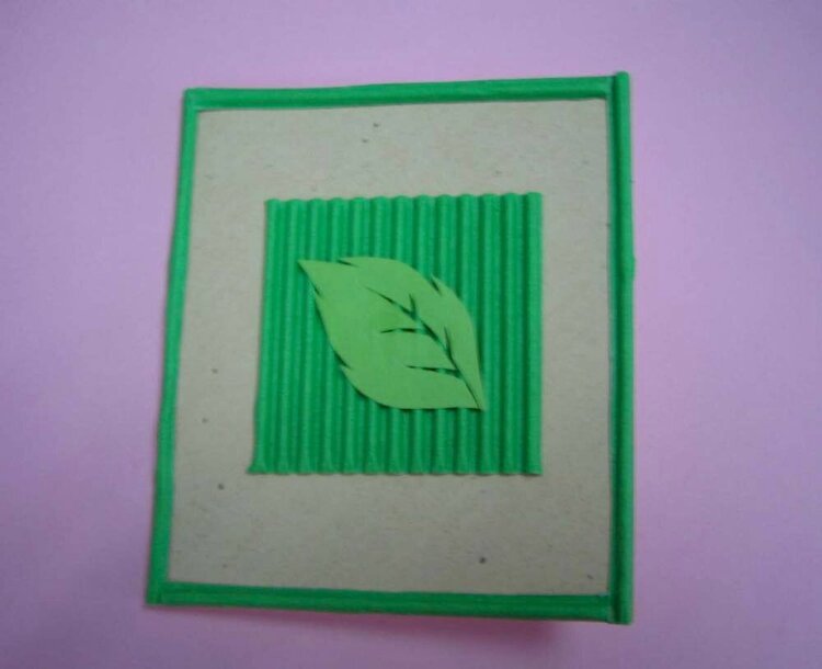 Green leaf gift tag