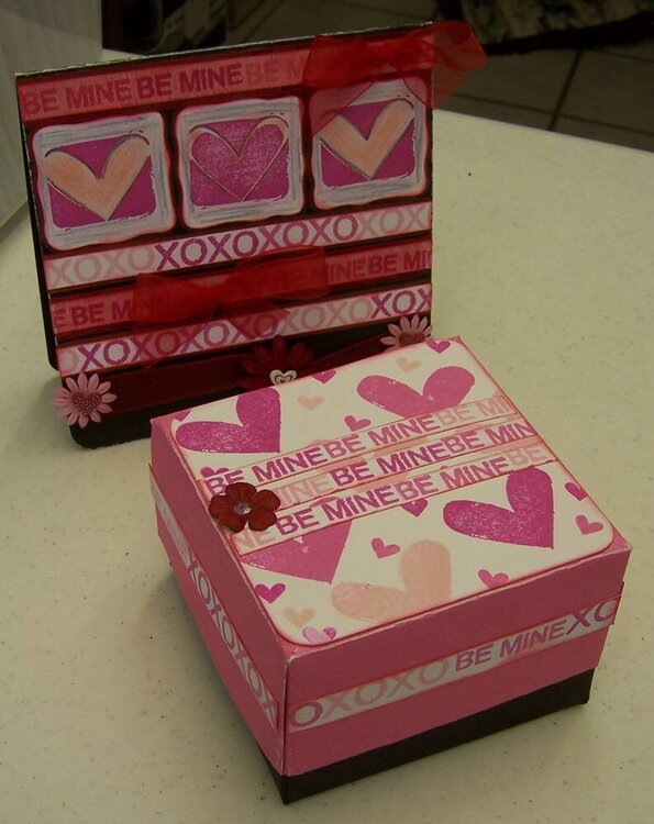 Mom, will you make my girlfriend a gift box to match the Valentine?