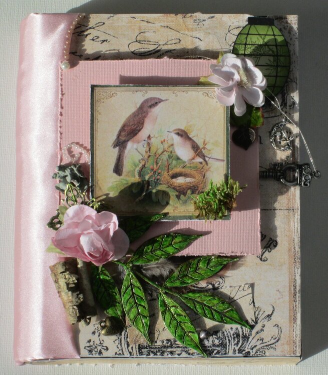 Bird&#039;s Nest Book Box