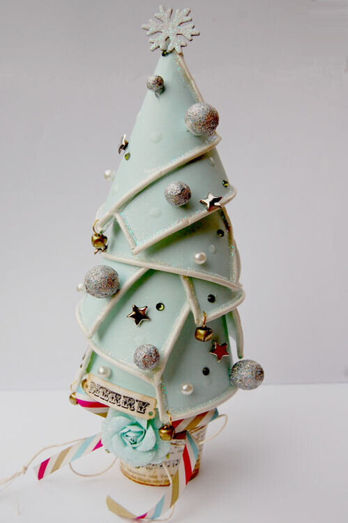 Paper cup Christmas tree