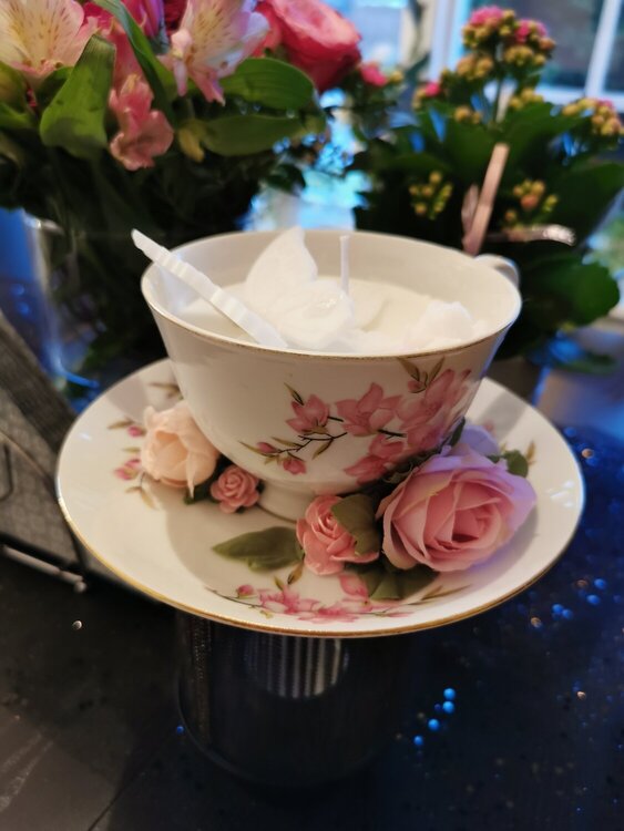 Rose cup candle