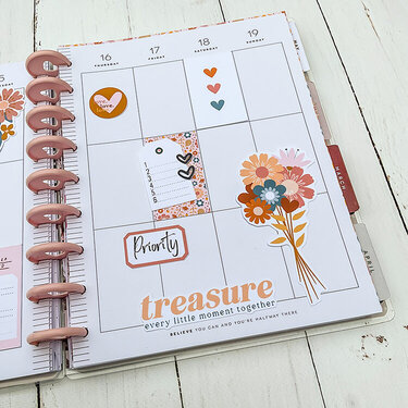 Happy planner 17 (close up)