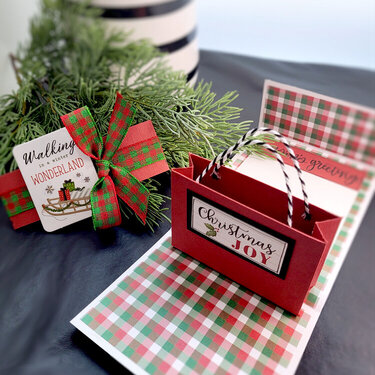 Embossed Christmas Gatefold with Belly Band and Gift Card Holder