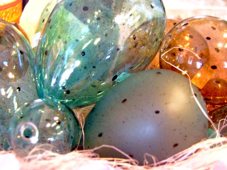 Bell&#039;s Nursery - Glass Eggs