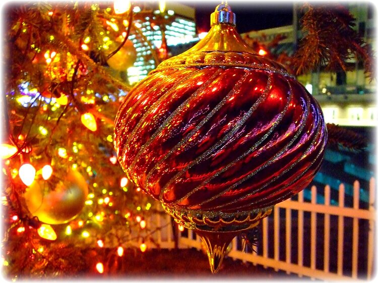 Nov 30 ~ Christmas Bauble, Anchorage Town Square