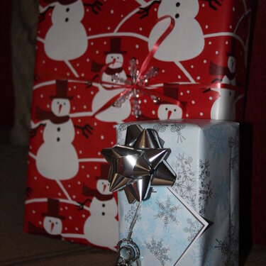 6) Wrapped Gifts {5pts}