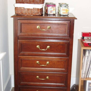 Chest of Drawers Closed