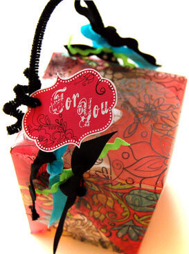 &quot;Take Out&quot; Hybrid Gift Box