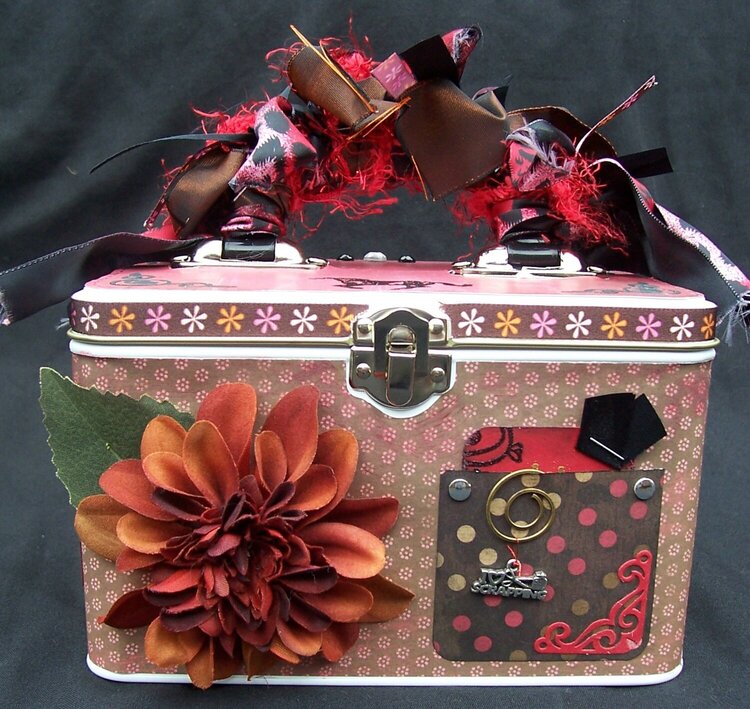 Altered lunch box for Queen Reg-side