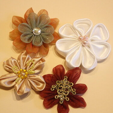 Kanzashi Blooms (handmade Fabric Flowers)