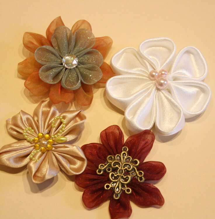 Kanzashi Blooms (handmade Fabric Flowers)