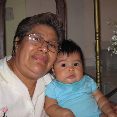 mama berthita y yo (may 06)