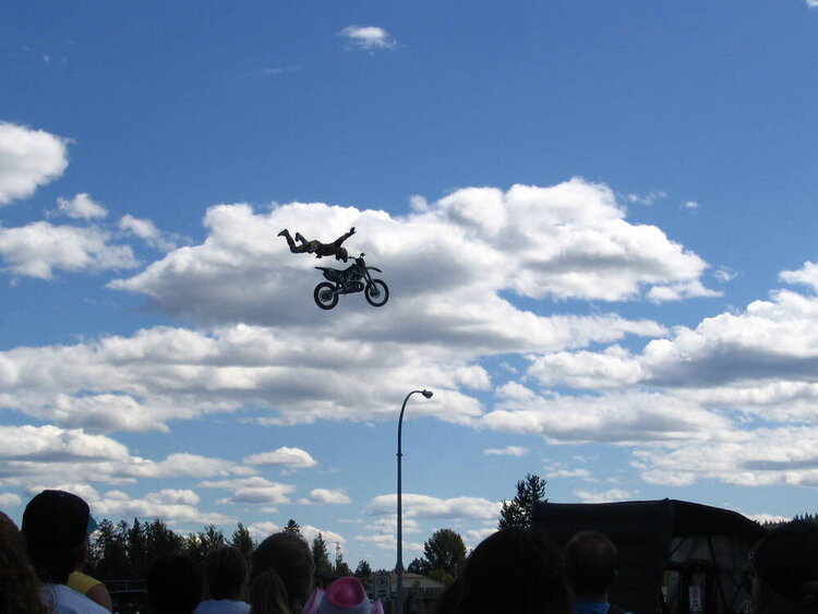 17. Motorcycle - Airborne - Crazyness!!
