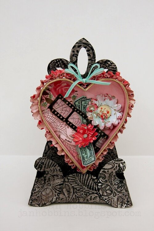 Sizzix Heart Shadow Box and Easel