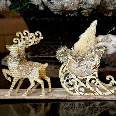 Sleigh &amp; Reindeer Table Centrepiece