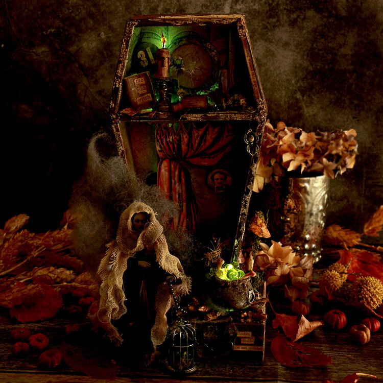 Witch&#039;s Coffin-Tim Holtz Idea-ology Halloween 2021