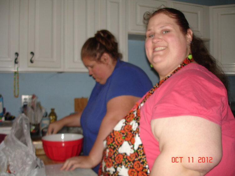 My siter and I bakeing