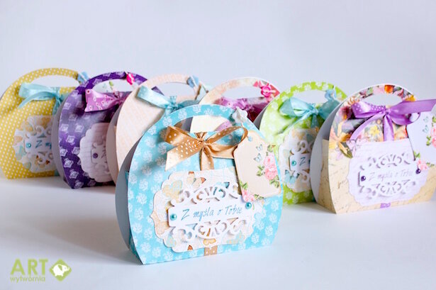 Birthday party favours - handbag boxes