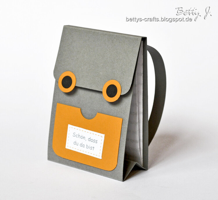 backpack gift table card