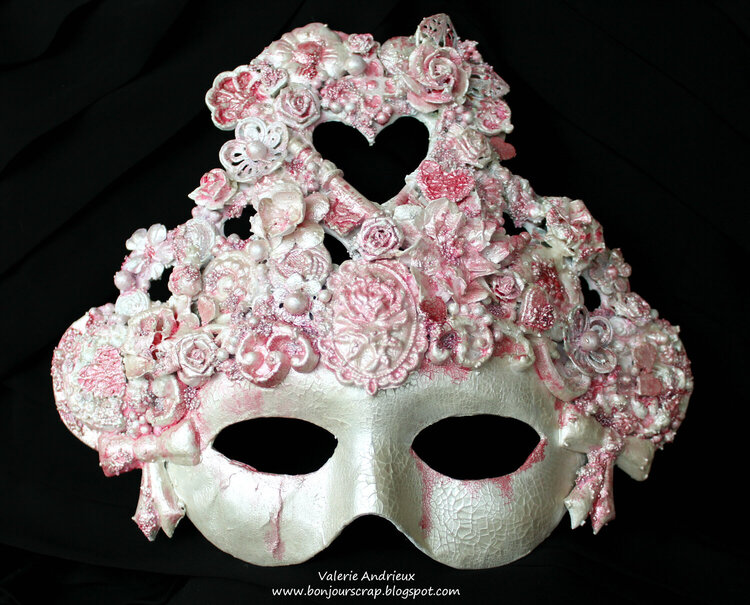 Queen of heart / an altered mask