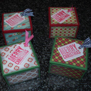 3" x 3" gift box