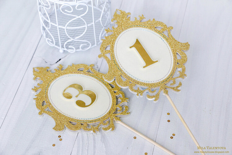 Great Gatsby style toppers.