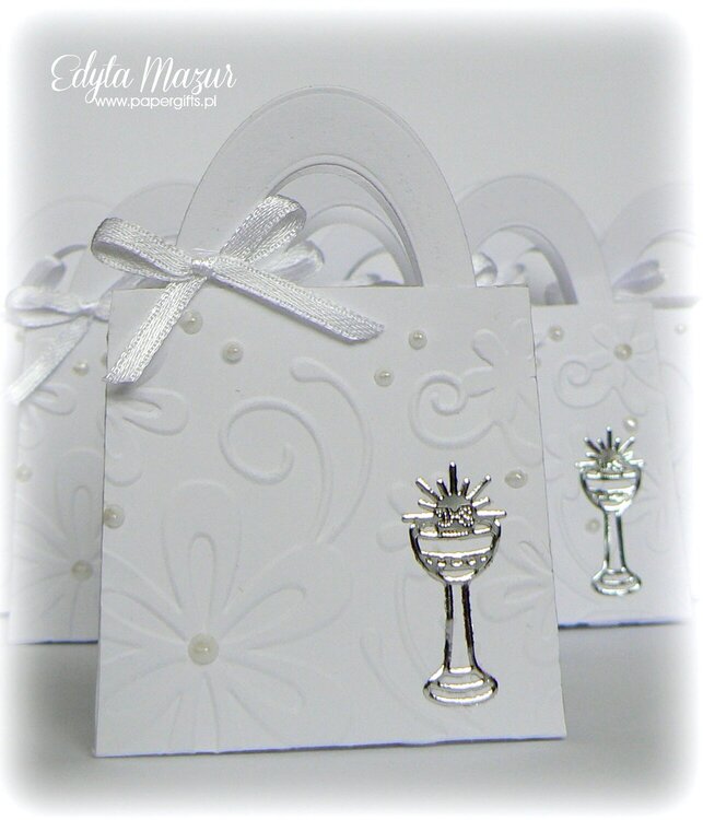 A floral silver Acknowledgement - Holy Communion Lena