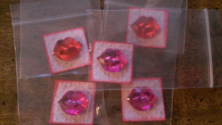 Feb Inchies Kisses