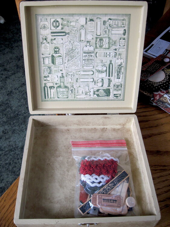 Inside Linda&#039;s cigar box