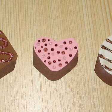 Chocolate paper pieces